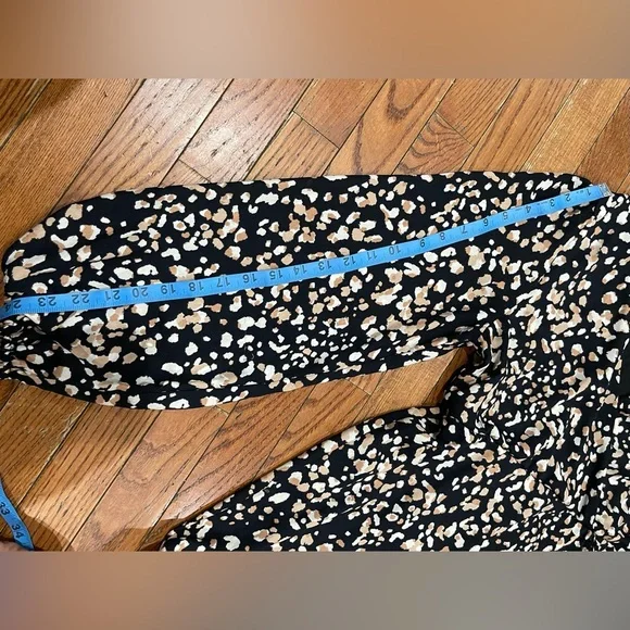 Gilli Black Dress with White and Tan Floral Pattern - Picture 6 of 10